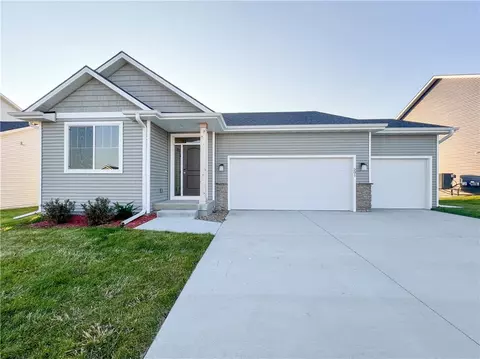 501 N 19th St, Indianola, IA 50125
