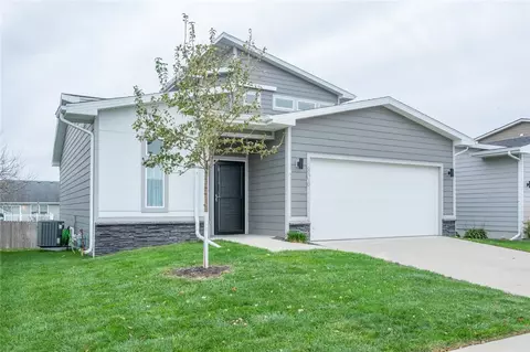 806 NE 14th St, Grimes, IA 50111