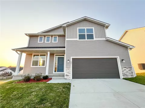 407 N 19th St, Indianola, IA 50125