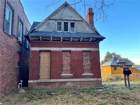 1706 Woodland Ave, Des Moines, IA 50309