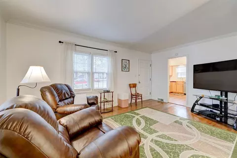 2616 33rd St, Des Moines, IA 50310