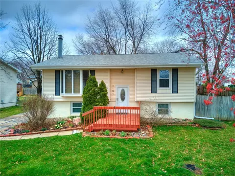 3101 E 41st Ct, Des Moines, IA 50317