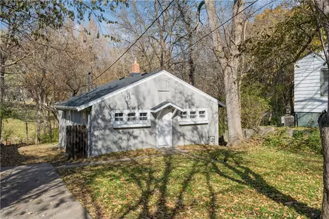 3503 Clark St, Des Moines, IA 50311