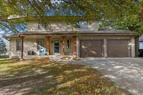 1072 Vividell Ln, West Des Moines, IA 50266