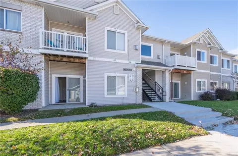 8601 Westown Pkwy #16215, West Des Moines, IA 50266
