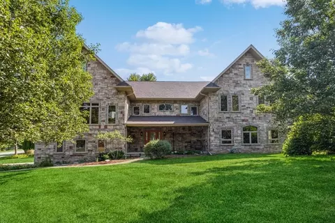701 S 25th Ct, West Des Moines, IA 50265