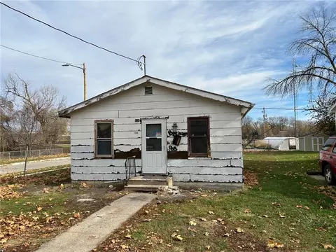 1369 E 19th St, Des Moines, IA 50316