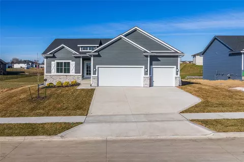 18047 Valleyview Dr, Clive, IA 50325
