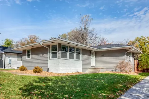 2913 Meadow Ln, West Des Moines, IA 50265
