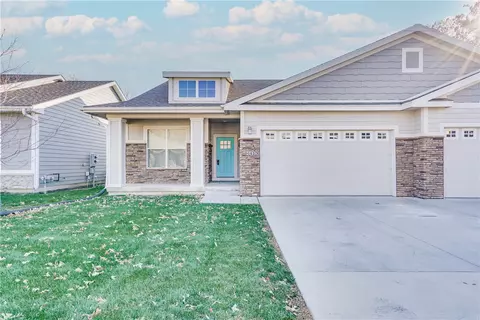 4413 Lower Beaver Rd, Des Moines, IA 50310