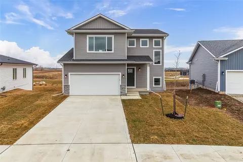 16655 Mill Pond Dr, Urbandale, IA 50323