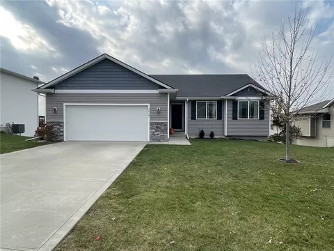 2614 Avery Dr, Norwalk, IA 50211