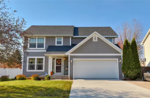 5908 NW 98th St, Johnston, IA 50131