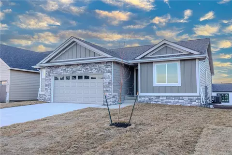 18041 Alpine Dr, Clive, IA 50325