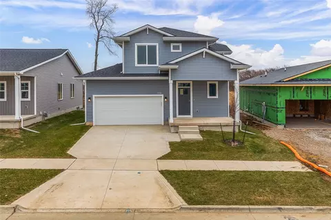 1736 Willow Ct, Norwalk, IA 50211
