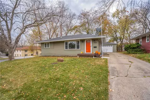2400 Holcomb Ave, Des Moines, IA 50310