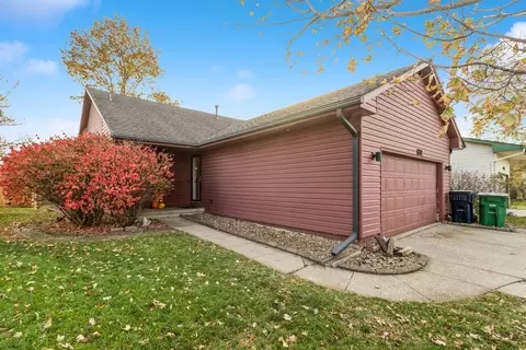 8302 Iltis Dr, Urbandale, IA 50322