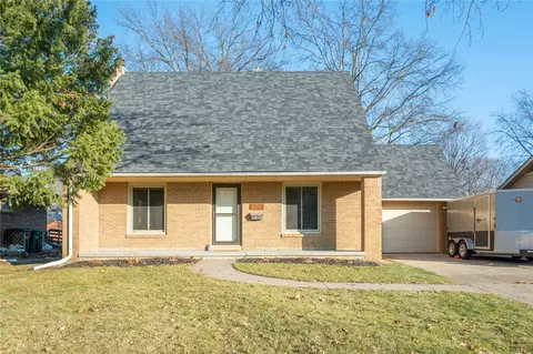 837 15th St, West Des Moines, IA 50265
