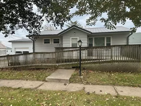 310 Washington St, Gladbrook, IA 50635