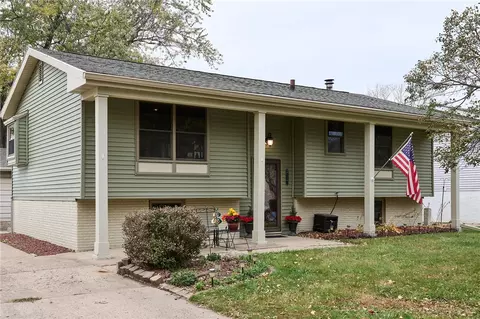 3714 SE 10th St, Des Moines, IA 50315