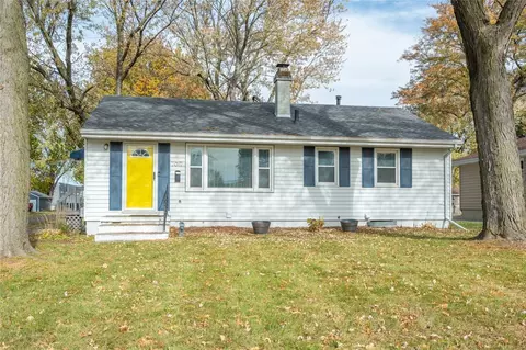 7017 Horton Ave, Urbandale, IA 50322