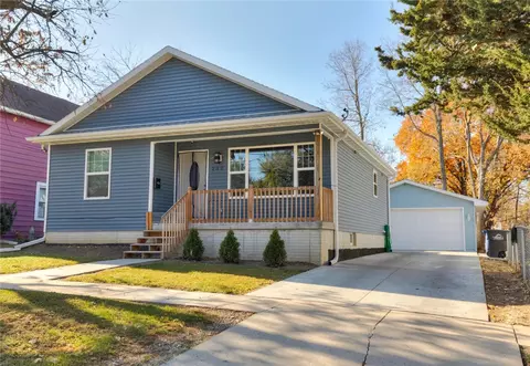 232 Astor St, Des Moines, IA 50316