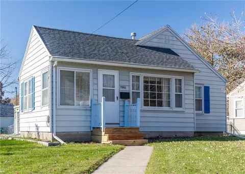 3900 69th St, Urbandale, IA 50322
