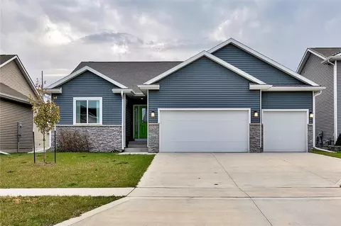 1312 NW Bunker Hill Dr, Waukee, IA 50263