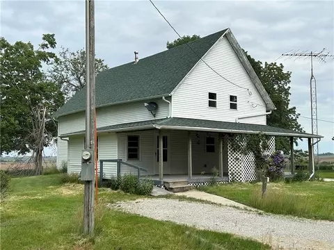 3245 110th St, Creston, IA 50801