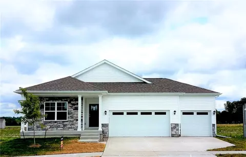 1717 Southbridge Dr, Adel, IA 50003