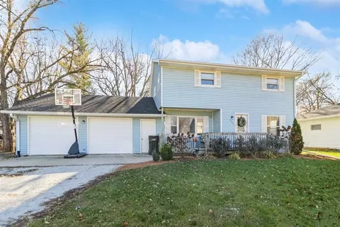 580 Iowa Ave, Martensdale, IA 50160
