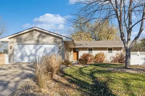 1310 E Clinton Ave, Indianola, IA 50125