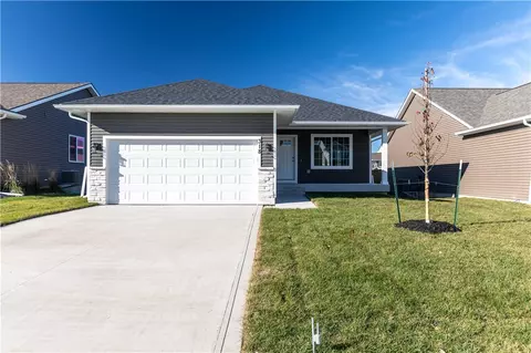 318 NE Adams Ave, Elkhart, IA 50073