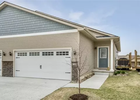 725 Sawgrass Dr, Norwalk, IA 50211