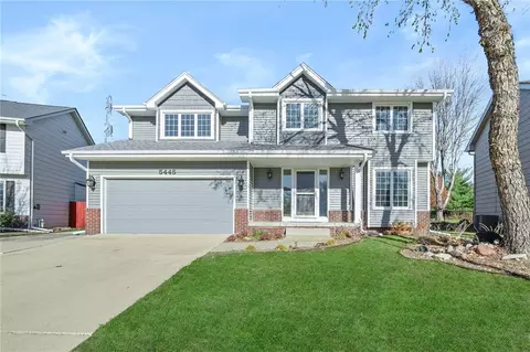 5445 NW 89th St, Johnston, IA 50131