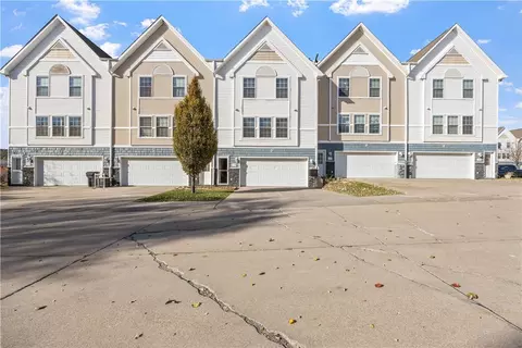 1159 SE Village View Ln, Ankeny, IA 50021