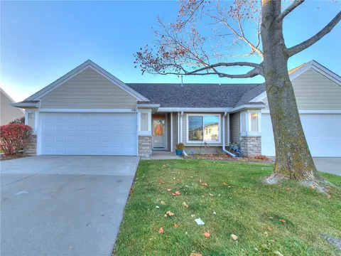 5221 Village Run Ave #101, Des Moines, IA 50317