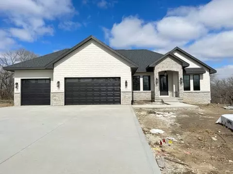 921 Richland Ct, Van Meter, IA 50261