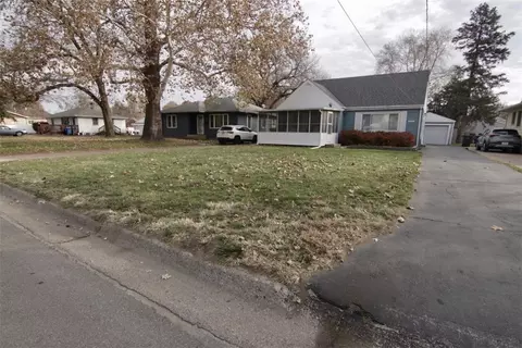 4025 Amherst St, Des Moines, IA 50313