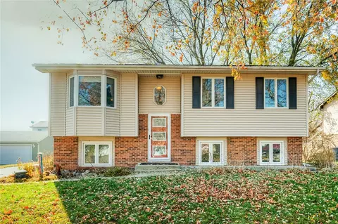 4237 Hull Ave, Des Moines, IA 50317