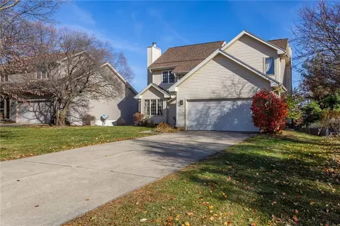 912 S 26th St, West Des Moines, IA 50265