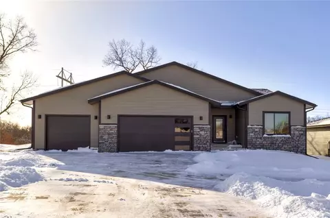 5743 Arbor Springs Dr, Pleasant Hill, IA 50327