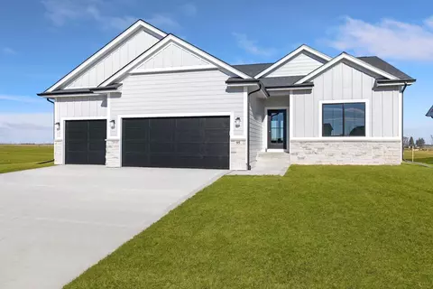 95 NW Ashley Ct, Waukee, IA 50263