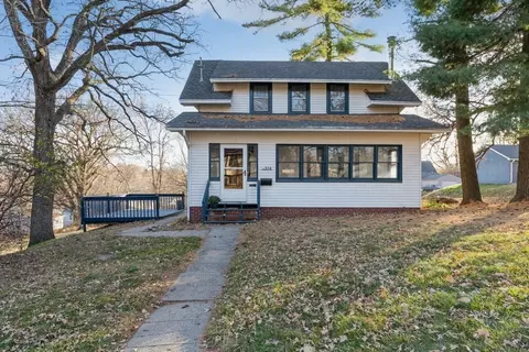 514 Gray St, Des Moines, IA 50315