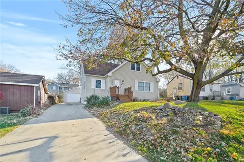 1231 E 36th St, Des Moines, IA 50317