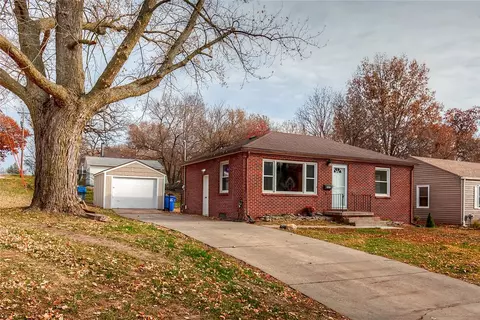4147 11th St, Des Moines, IA 50313