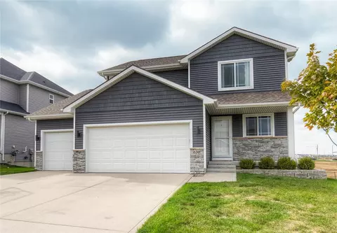 630 NE Badger Ln, Waukee, IA 50263