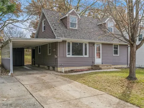 110 N H St, Indianola, IA 50125