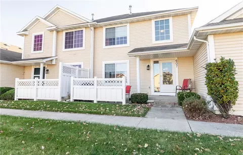 607 SE Williams Ct, Waukee, IA 50263