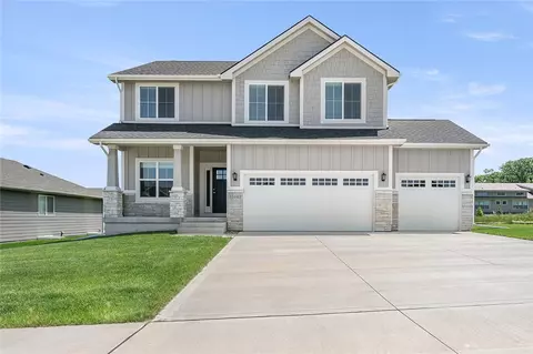 10102 Empire Ct, West Des Moines, IA 50266